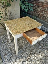 Table en bois vintage