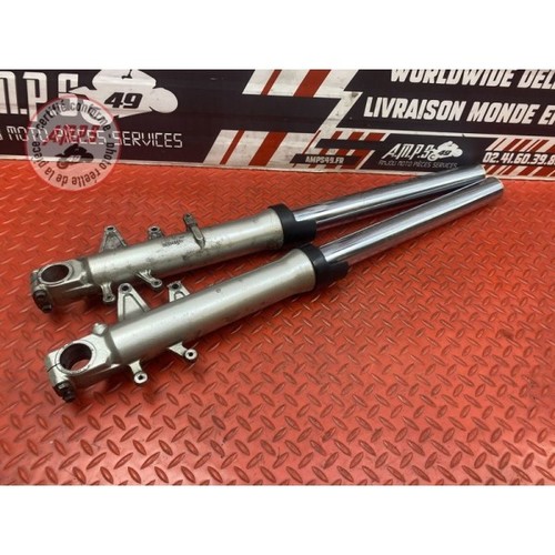 Paire tube de - de,