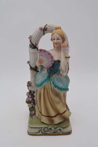 Figurine ancienne biscuit - ancienne, en