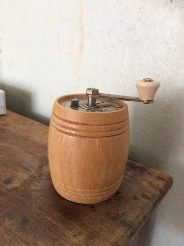 Ancienne poivrière forme - ancienne,