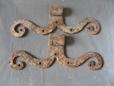 ++"543.8"  PAIRE D ANCIENNE PENTURES CHARNIERES EN FER FORGE MOUSTACHE