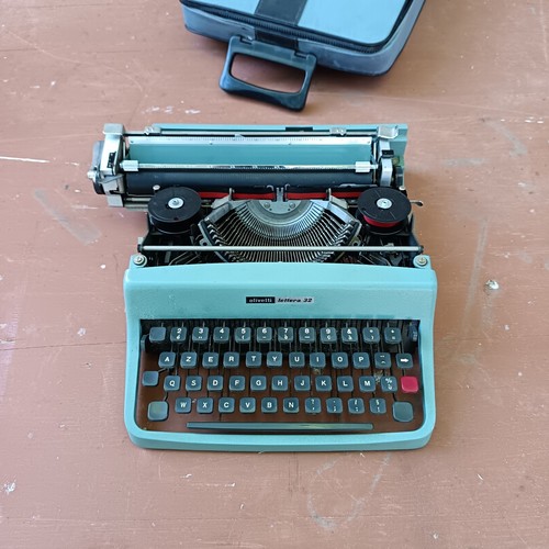 Machine écrire olivetti - à,