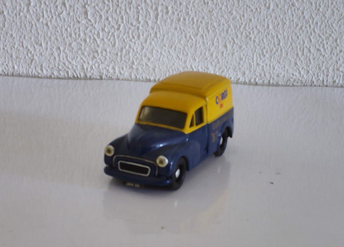 Voiture corgi morris - 1/43,