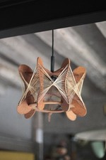 Suspension bois et fils tendus
