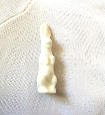 FÈVE ANCIENNE LAPIN DRESSÉ BISCUIT PORCELAINE  - RANQUE DUCONGÉ - deb XX° (2)