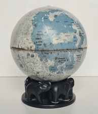 Ancien globe lunaire en tôle