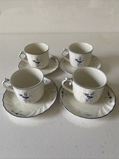 4 tasses à café avec Sous
