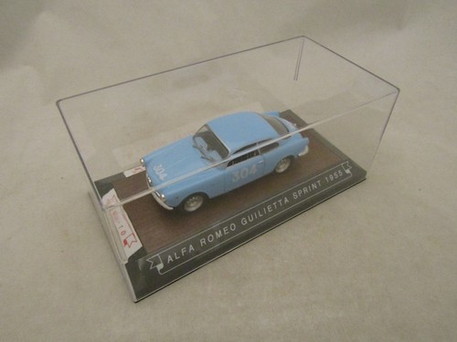 Voiture alfa romeo - 1/43,