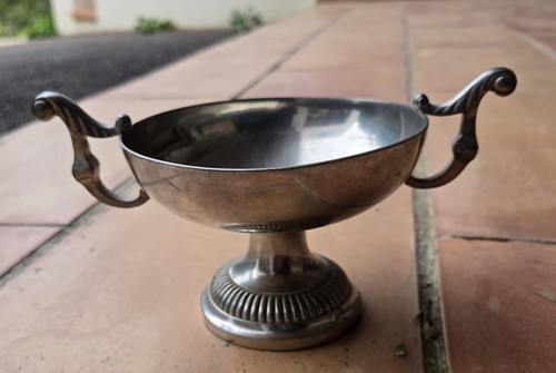 Coupe avec poinçon etain - coupe,