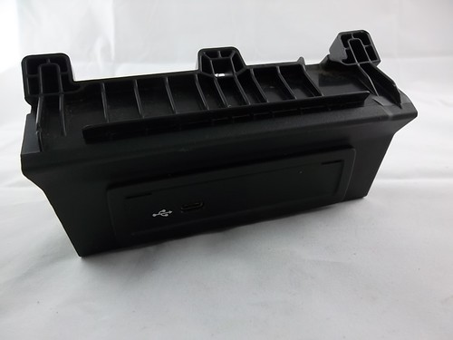 Center console usb socket - console, port