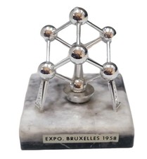 ATOMIUM BRUSSELS WORLD'S FAIR SOUVENIR METAL MONUMENT PAPERWEIGHT VINTAGE 1958