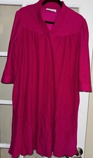Vanity Fair Flannel Snap Front Robe Size M Vtg Fuschia Pink 3/4 in Sleeves