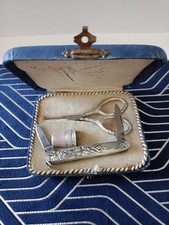 Nécessaire Couture Ancien Dans Son Écrin Bleu Avec Fermoir-Métal Argenté ?