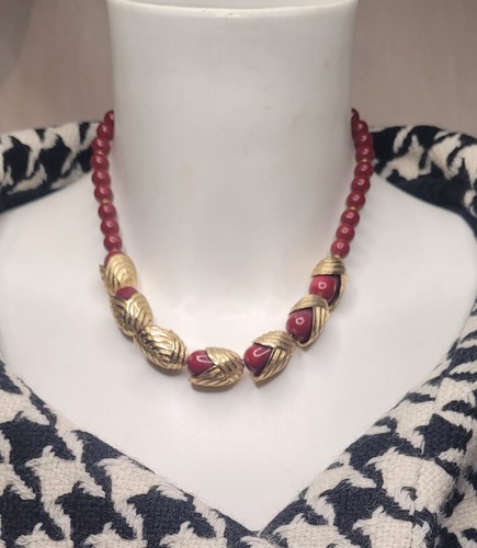 Helena rubinstein necklace - helena,