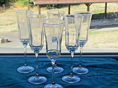 Flutes champagne en - a,