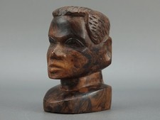 Buste personnage sculpture