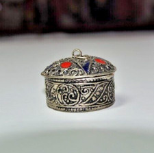 ANCIENNE PETITE BOITE ETHNIQUE