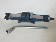 Cric avec clé à goujon pour