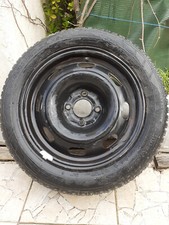 4 Pneus neige montés sur