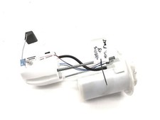 TOYOTA Yaris P13 Essence Pompe 77704-0D090 1.50 Essence/Électricité 2018