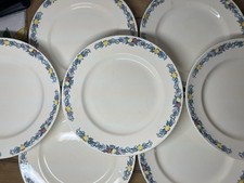 Lot 9 Assiettes Longchamp