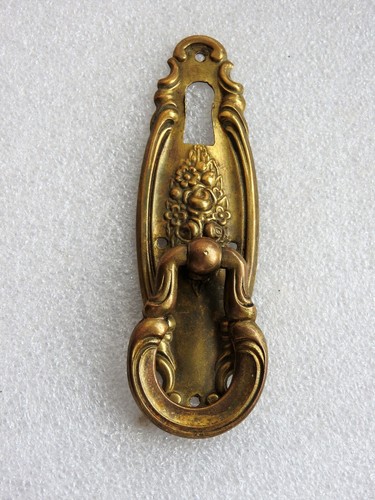 Ancienne poignée avec plaque - ancienne,