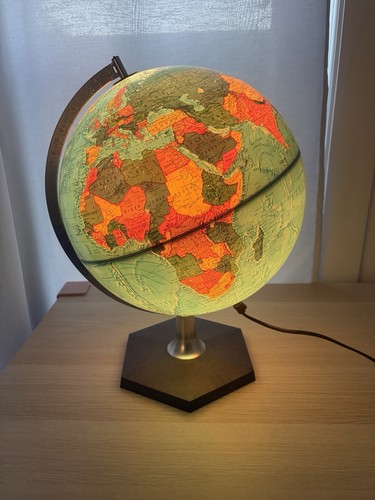 Globe terrestre lumineux