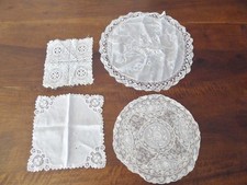 LOT DE QUATRE NAPPERONS