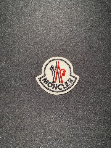 New rare moncler patch bage - new,