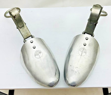 une paire d'ancien embauchoir ABOVE n° 1  pour chaussures 24 x 7 cm env