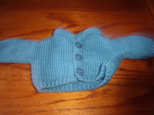Gilet poupee tricote main - gilet,