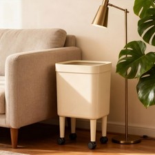 Poubelle à roulettes robuste