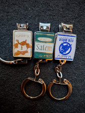LOT DE 3 PORTE CLES COUPE ONGLE/CIGARETTES/CAMEL/DISQUE BLEU/SALEM .vintage
