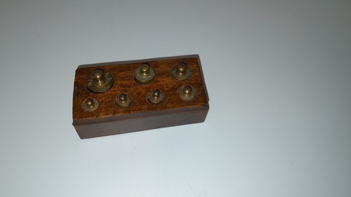 Ancienne boite poids - de,
