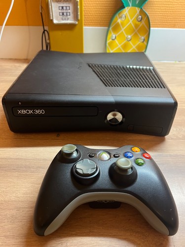 Xbox 360 slim 4go - slim, –