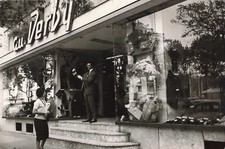 OLD PRESS PHOTO J.BARDE "INDEPENDENT" SHOP WINDOW PERPIGNAN DERBY
