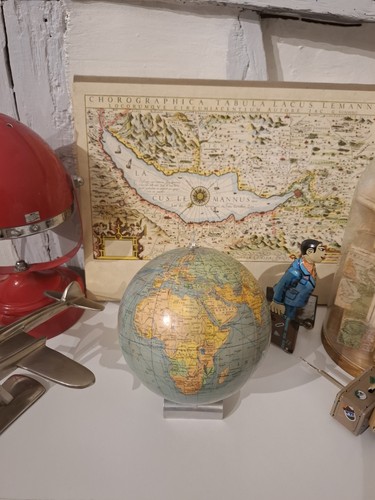 Ancien globe terrestre vintage - terrestre,