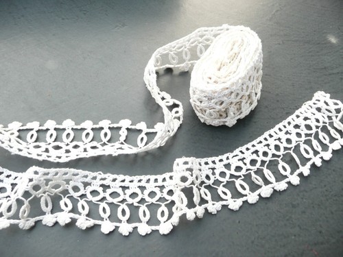 Dentelle ancienne en - ,