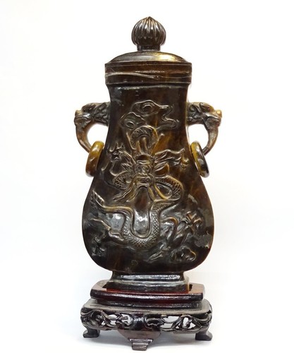 Covered stone vase tiger s - covered,