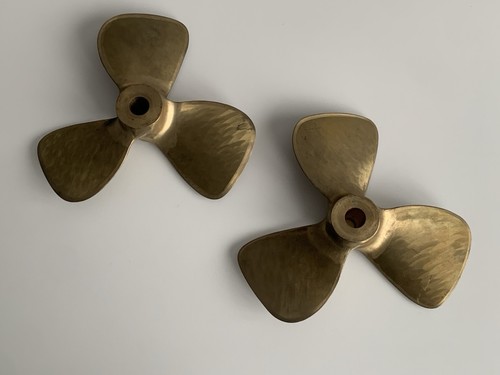 Pair propellers boat - of,