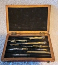 ANCIENNE BOITE COMPAS PORTE