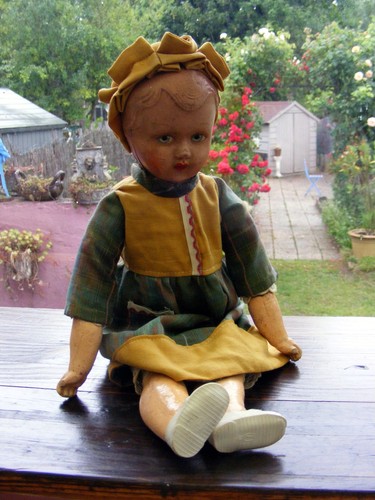 Poupée très ancienne - poupée,