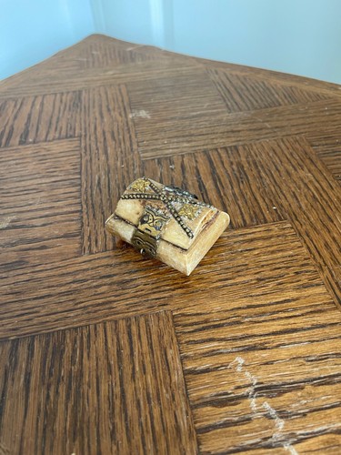 Ancienne boîte bijoux - , forme