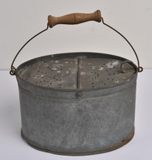 ancienne goujonnière en zinc