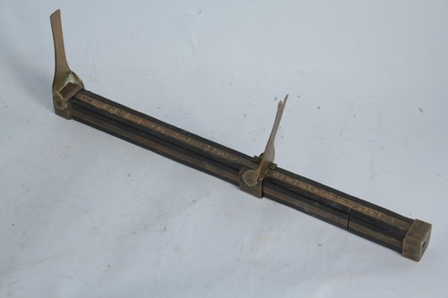 Pedimètre laiton instrument - pedimètre,