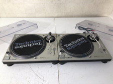 Paire de platines DJ Technics