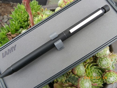 Stylo bille porte - mines, lamy