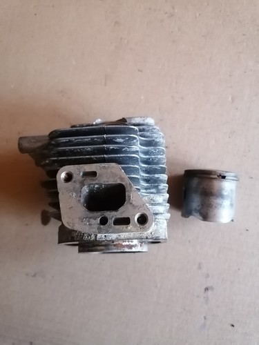 Cylindre piston - +, (origine)