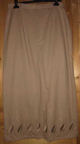 Jupe longue beige brodée - jupe,