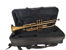E. Prefer Paris BB TRUMPET Model WITH CASE Flats